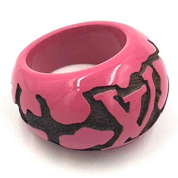 Pink LOUIS VUITTON Wood Berg Leo Monogram Ring - Picture 6 of 9